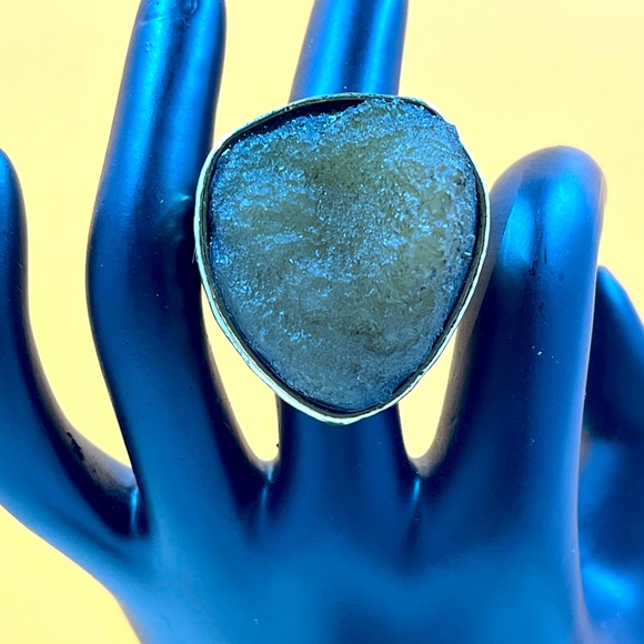 Massive Vintage Hammered Bronze & Druzy Gemstone Imitation Chunky Statement Ring - Picture 3 of 6